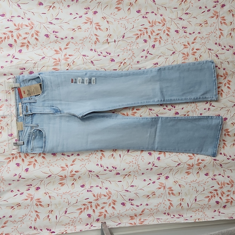 Levi's High Rise Bootcut NWT